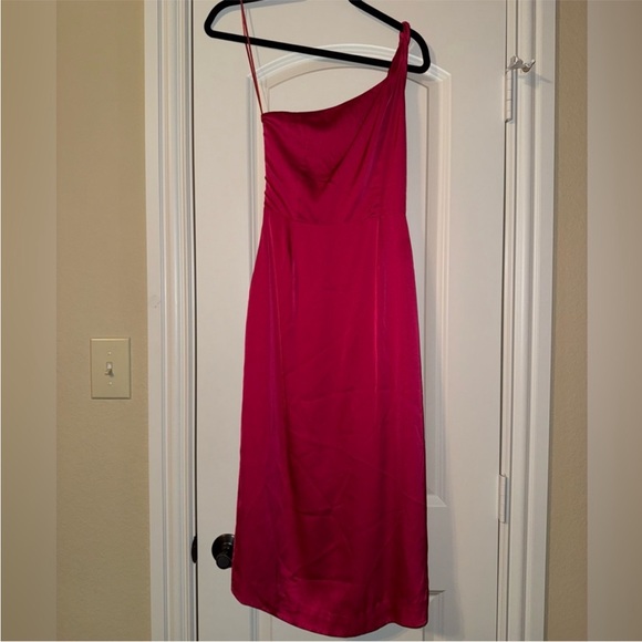 AMUR Deena‎ One Shoulder Midi Dress in Rosie Raspberry Hot Pink Satin Cut Out 4 - Picture 5 of 15